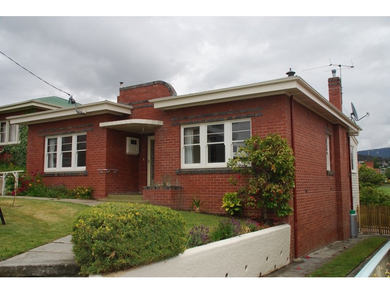 42 Tower Road, New Town TAS 7008