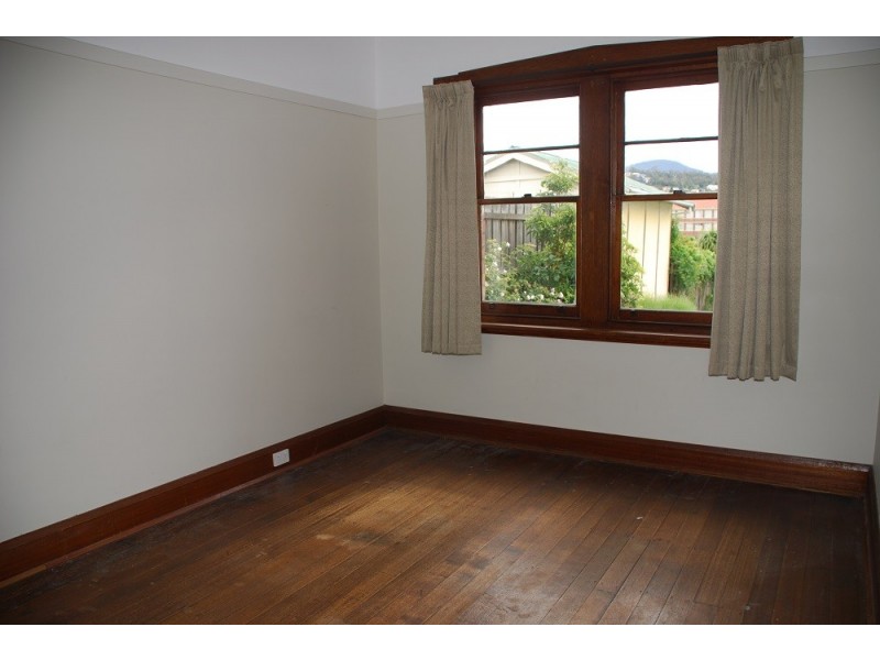 42 Tower Road, New Town TAS 7008