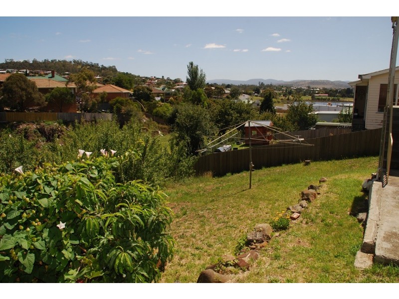 Claremont TAS 7011