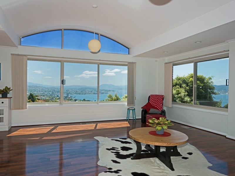 16 Amanda Crescent, Sandy Bay TAS 7005