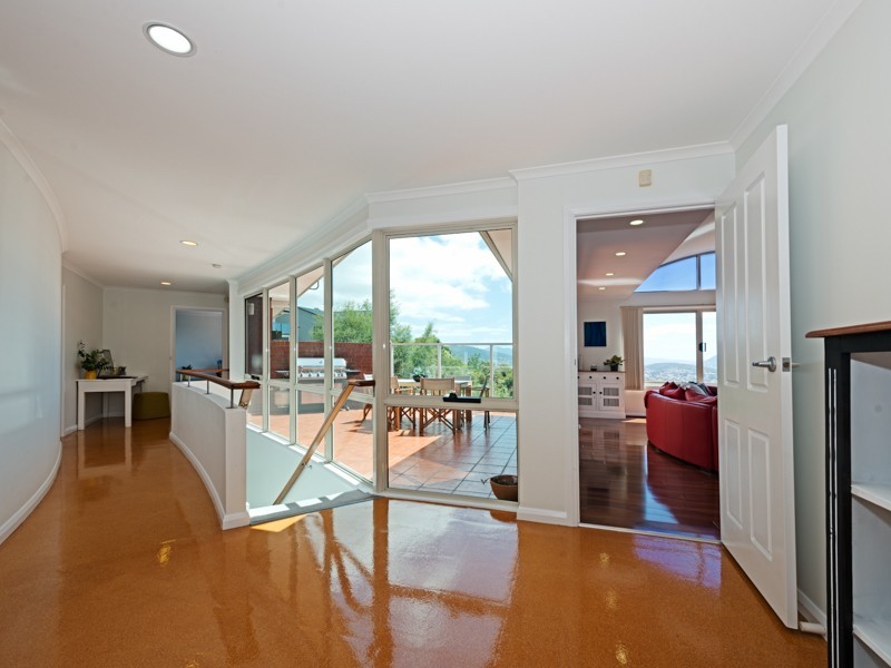 16 Amanda Crescent, Sandy Bay TAS 7005