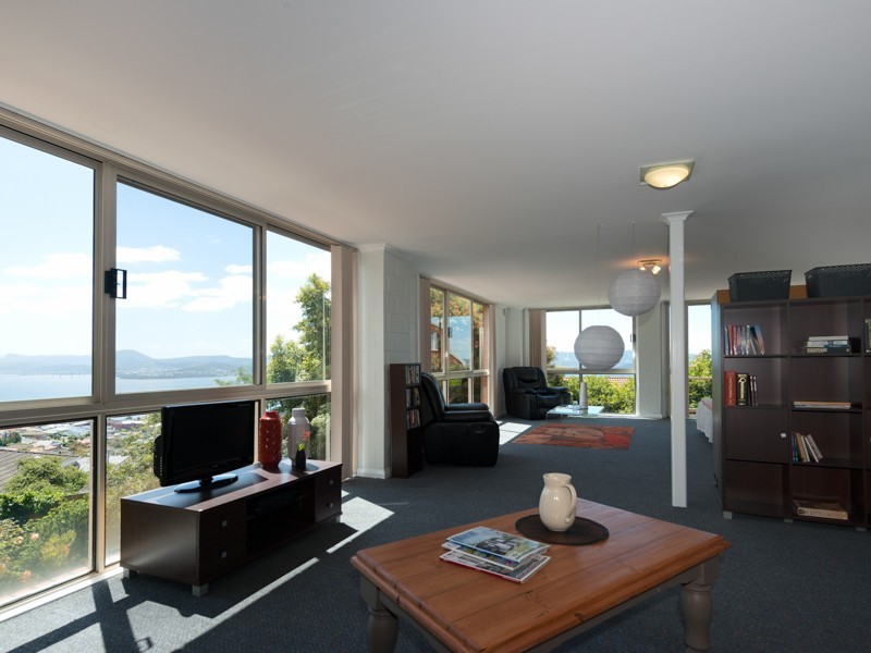 16 Amanda Crescent, Sandy Bay TAS 7005