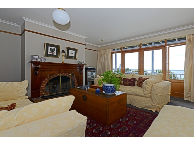 16 Utiekah Drive, Taroona TAS 7053