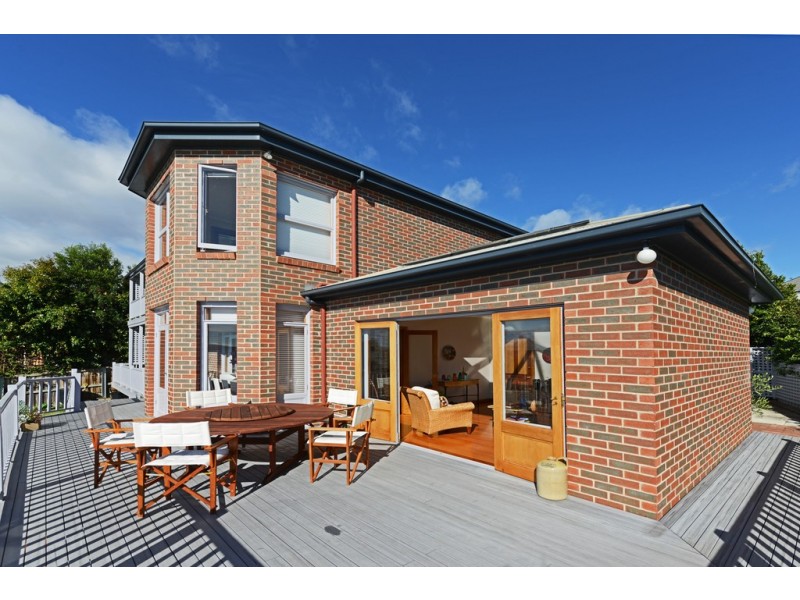 16 Utiekah Drive, Taroona TAS 7053