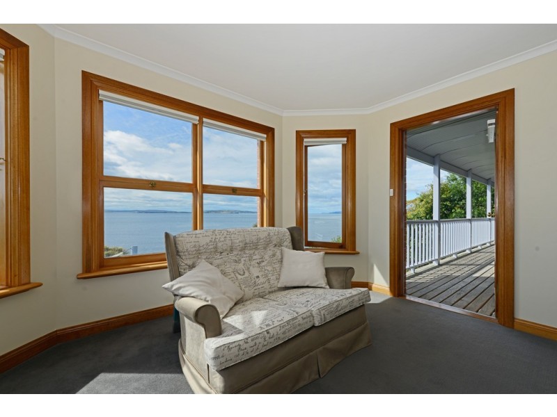 16 Utiekah Drive, Taroona TAS 7053