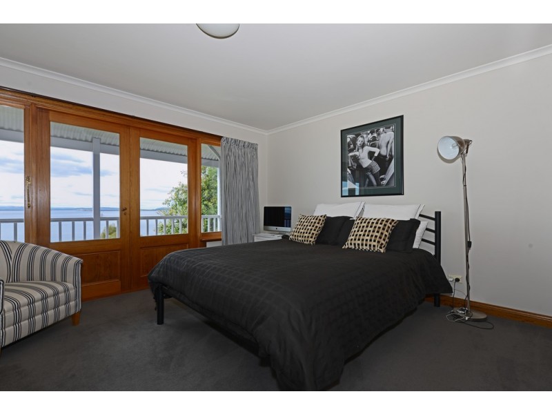 16 Utiekah Drive, Taroona TAS 7053