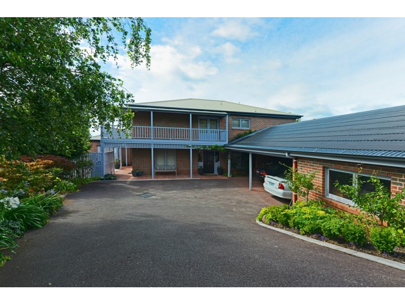 16 Utiekah Drive, Taroona TAS 7053