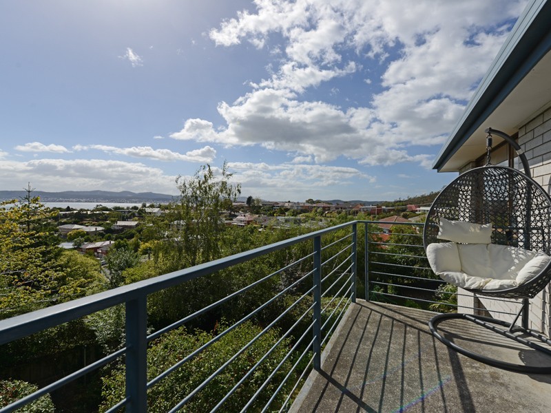 493 Churchill Avenue, Sandy Bay TAS 7005