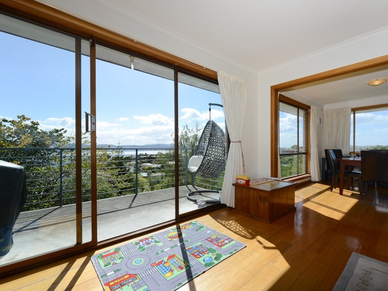 493 Churchill Avenue, Sandy Bay TAS 7005