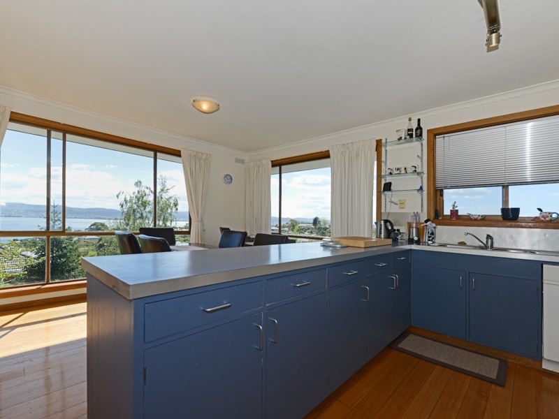 493 Churchill Avenue, Sandy Bay TAS 7005