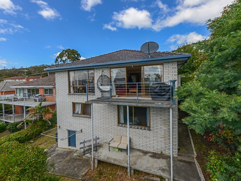 493 Churchill Avenue, Sandy Bay TAS 7005