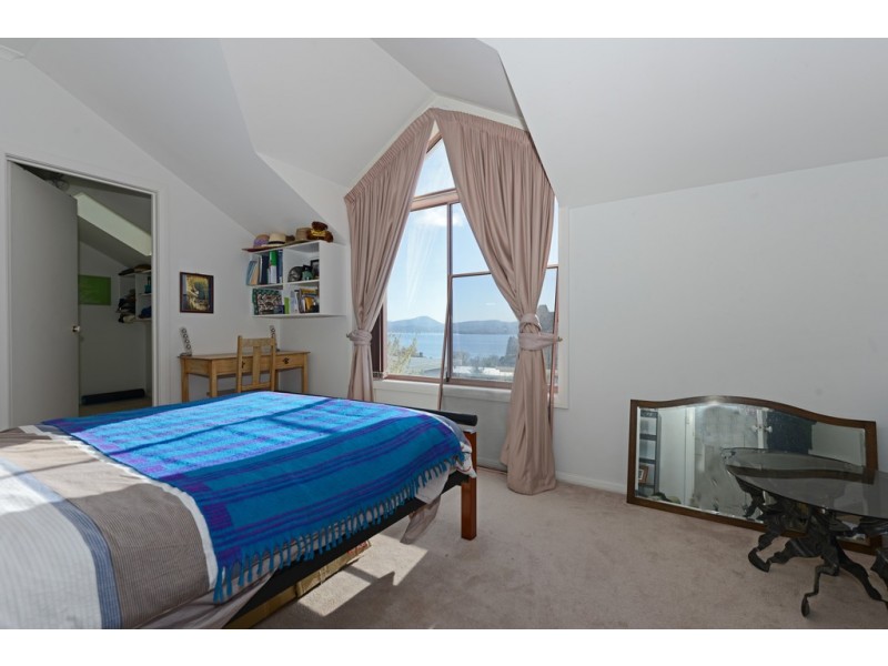 2/29 Red Chapel Avenue, Sandy Bay TAS 7005
