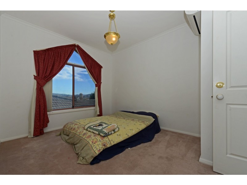 2/29 Red Chapel Avenue, Sandy Bay TAS 7005