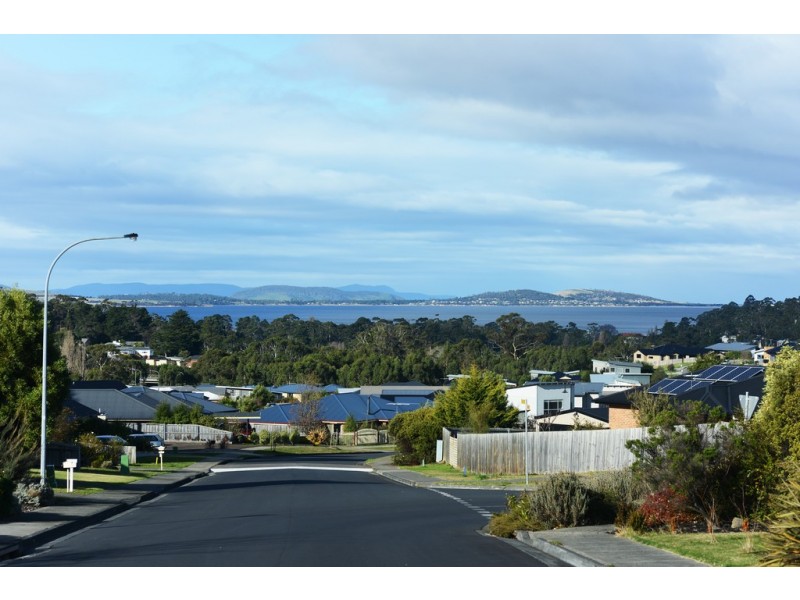 83 Willowbend Road, Kingston TAS 7050