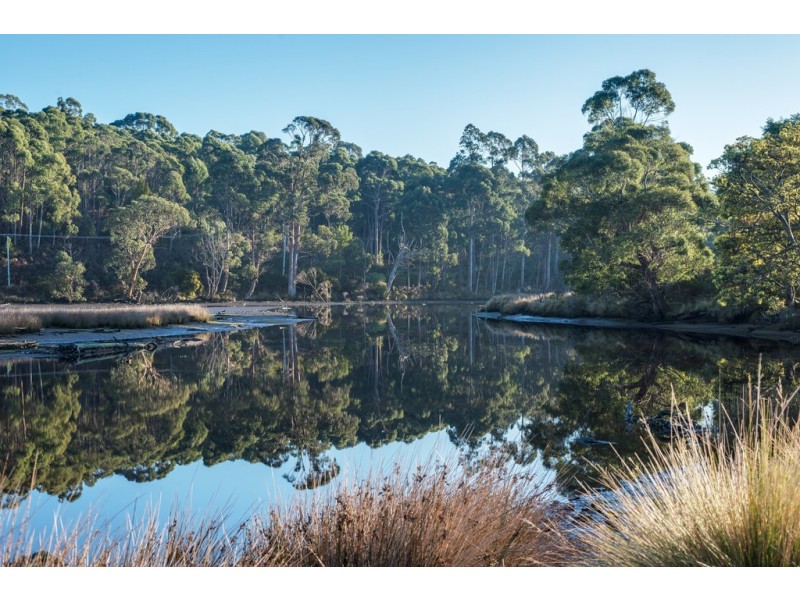 17 Esplanade North, Snug TAS 7054