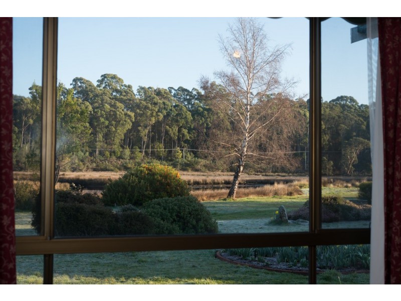 17 Esplanade North, Snug TAS 7054