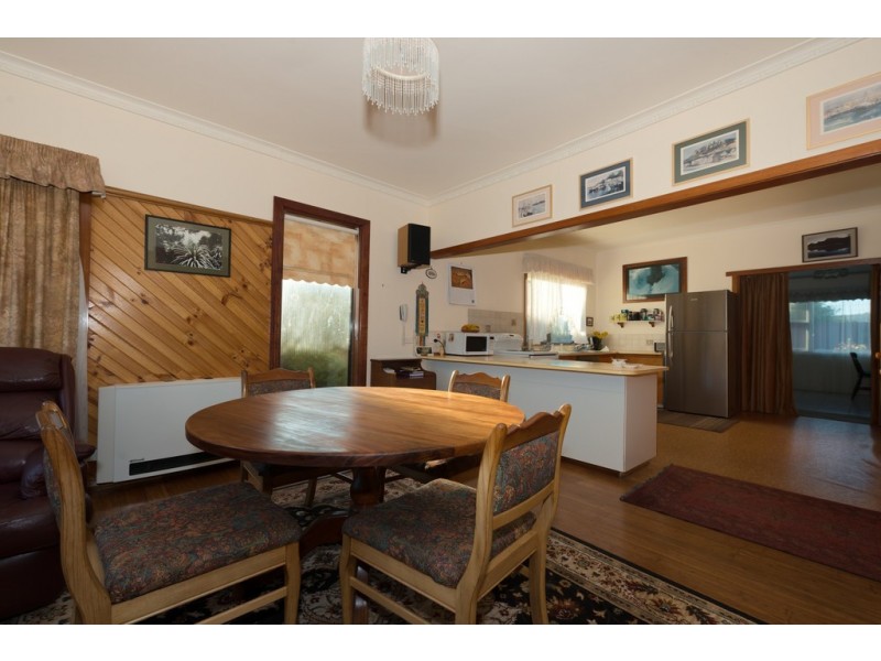 17 Esplanade North, Snug TAS 7054
