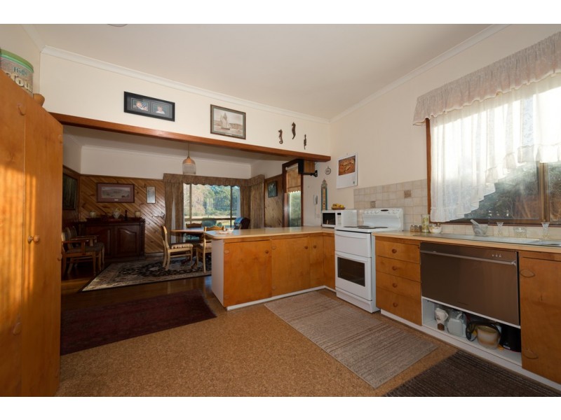 17 Esplanade North, Snug TAS 7054