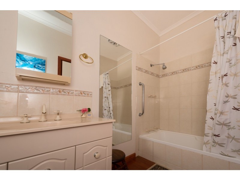 17 Esplanade North, Snug TAS 7054