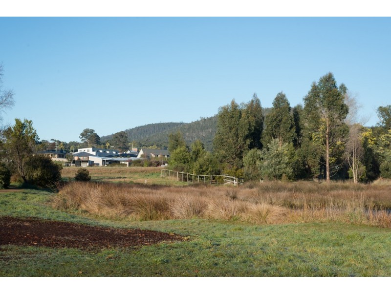 17 Esplanade North, Snug TAS 7054