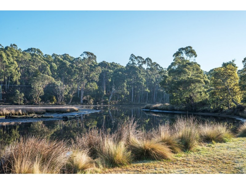 17 Esplanade North, Snug TAS 7054