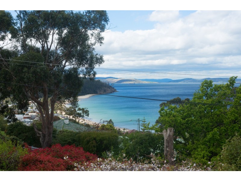 4 Auburn Road, Kingston Beach TAS 7050