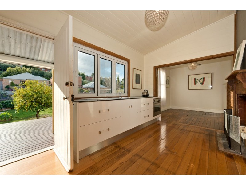 10 Risdon Road, New Town TAS 7008