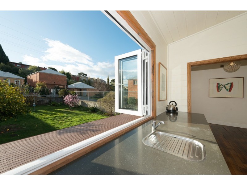 10 Risdon Road, New Town TAS 7008