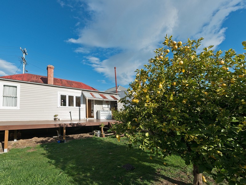 10 Risdon Road, New Town TAS 7008