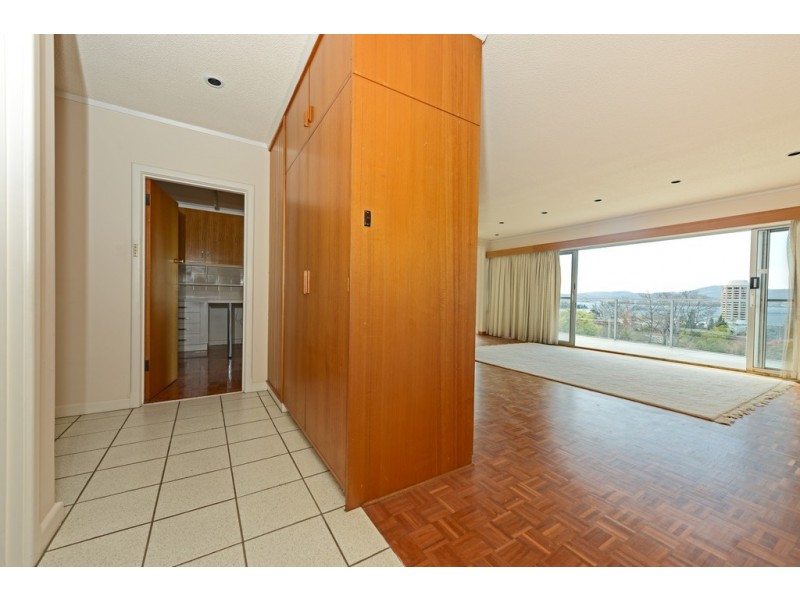 15 Heathcombe Crescent, Sandy Bay TAS 7005