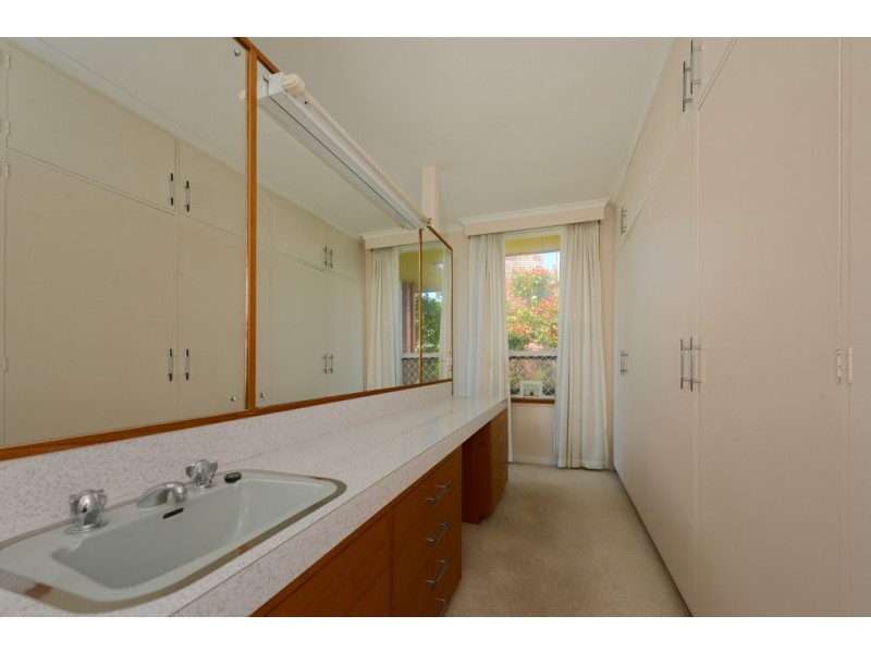 15 Heathcombe Crescent, Sandy Bay TAS 7005