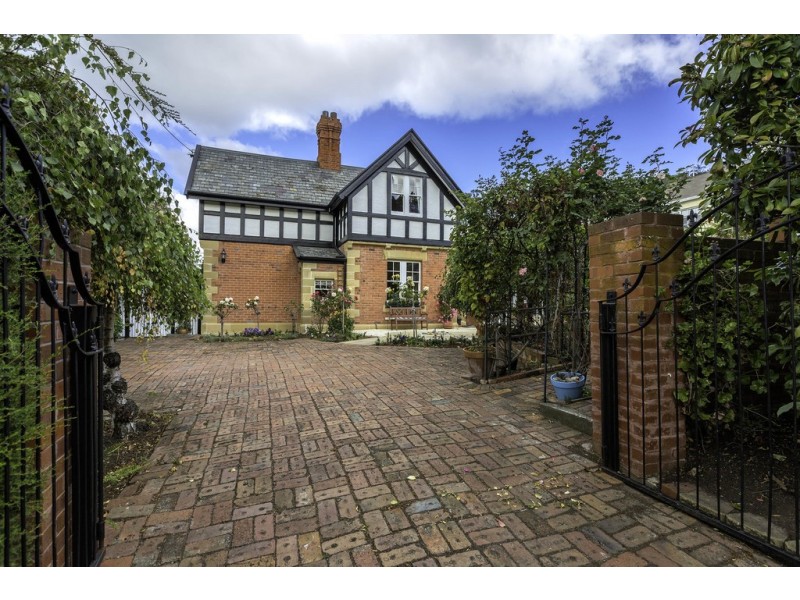 6 Morris Avenue, Taroona TAS 7053