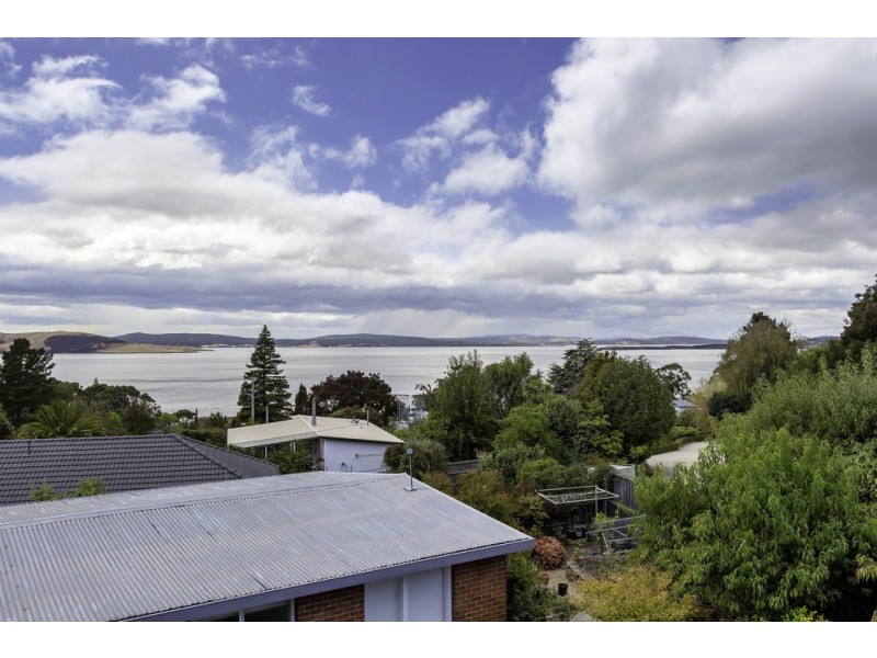 6 Morris Avenue, Taroona TAS 7053