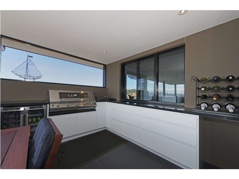 70 Lipscombe Avenue, Sandy Bay TAS 7005