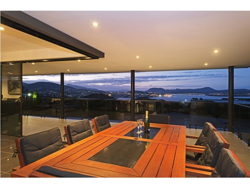 70 Lipscombe Avenue, Sandy Bay TAS 7005