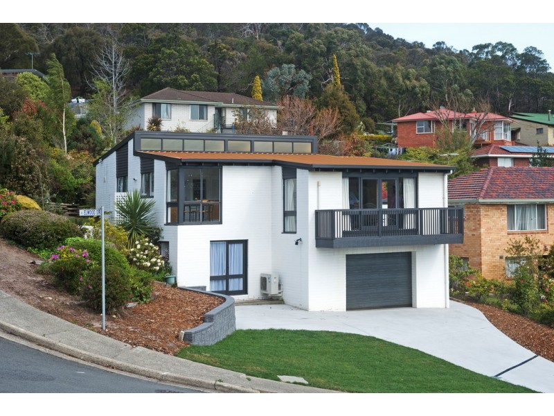 7 St Helens Street, Lindisfarne TAS 7015