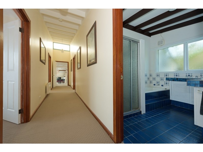 7 St Helens Street, Lindisfarne TAS 7015