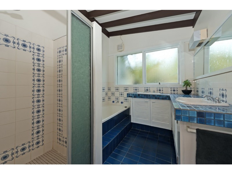 7 St Helens Street, Lindisfarne TAS 7015