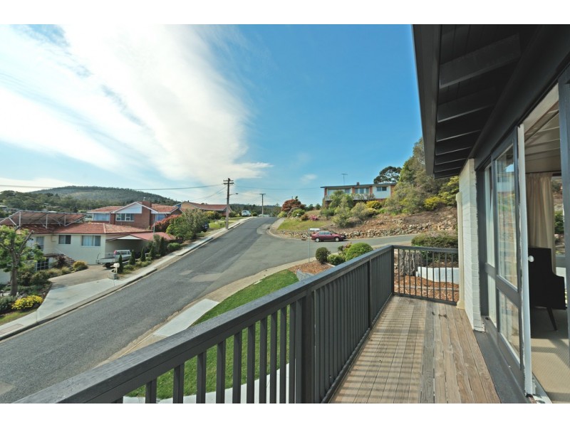 7 St Helens Street, Lindisfarne TAS 7015