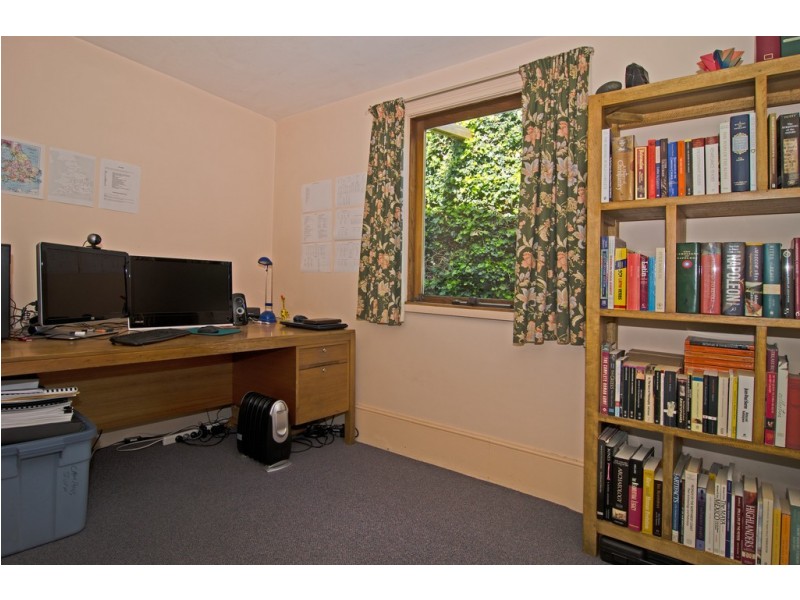 1 Lincoln Street, Sandy Bay TAS 7005