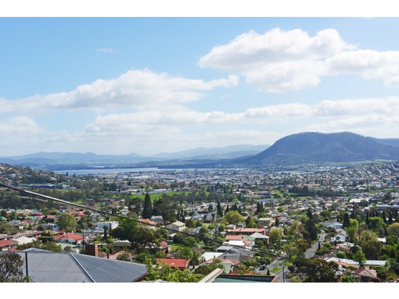 2/22 Benjafield Terrace, Mount Stuart TAS 7000