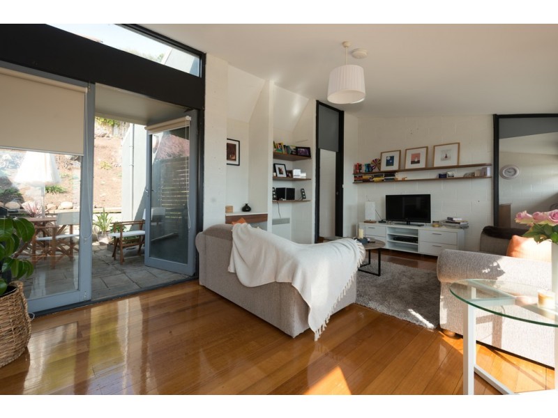 2/22 Benjafield Terrace, Mount Stuart TAS 7000