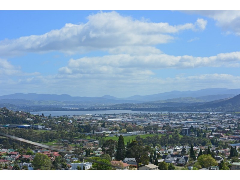 2/22 Benjafield Terrace, Mount Stuart TAS 7000