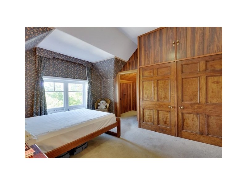 8 Esplanade, Lindisfarne TAS 7015