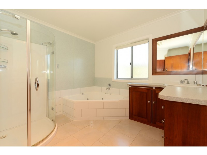 8 Waratah Road, Risdon Vale TAS 7016