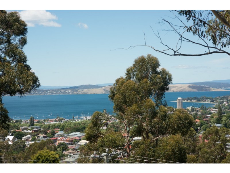 90 Liverpool Crescent, West Hobart TAS 7000