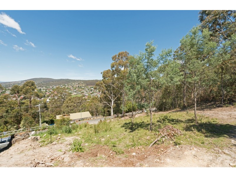 90 Liverpool Crescent, West Hobart TAS 7000
