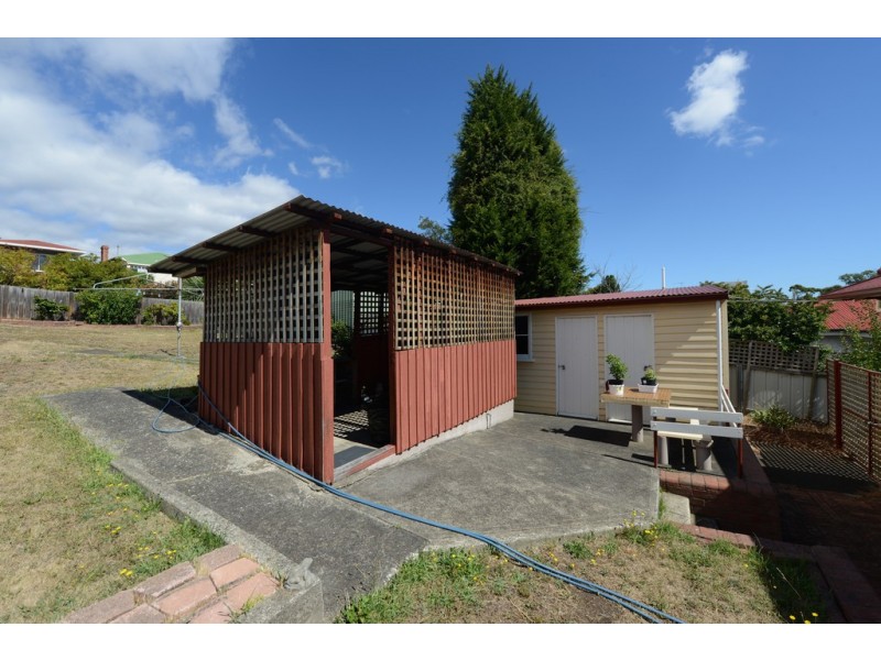 6 Burnside Avenue, New Town TAS 7008