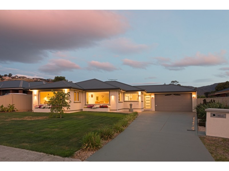 8 Henty Close, Old Beach TAS 7017