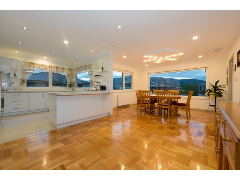 8 Henty Close, Old Beach TAS 7017